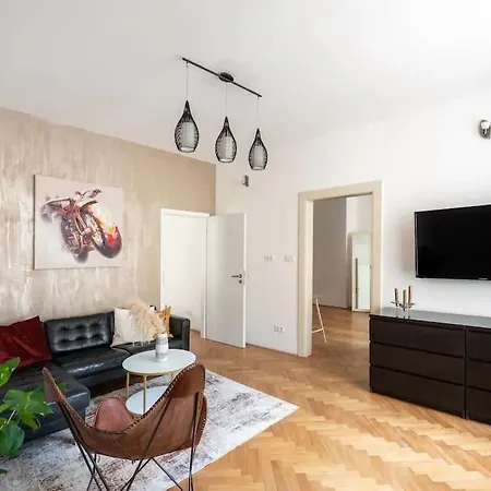 2 Bedrooms Near Wenceslas Sq * Prag