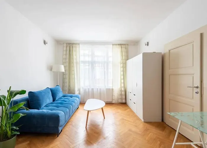 2 Bedrooms Near Wenceslas Sq Apartment *