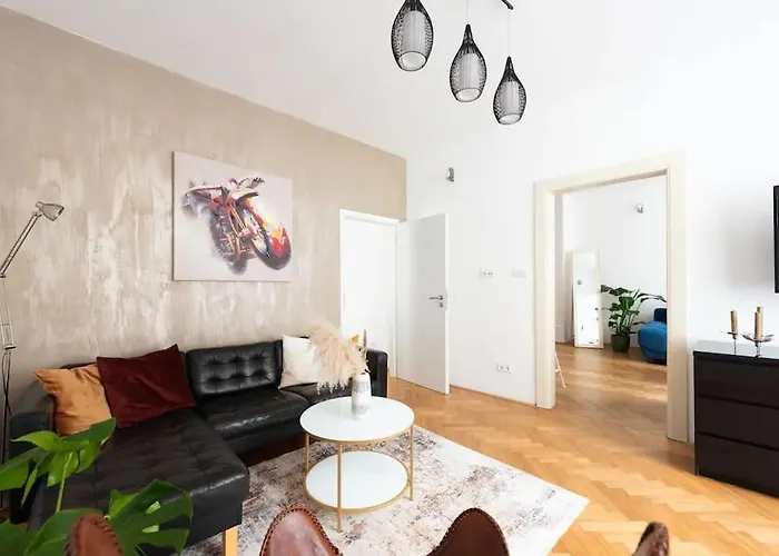 2 Bedrooms Near Wenceslas Sq * Prag