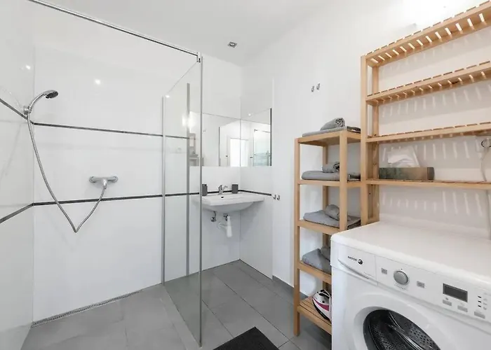 2 Bedrooms Near Wenceslas Sq Apartment *